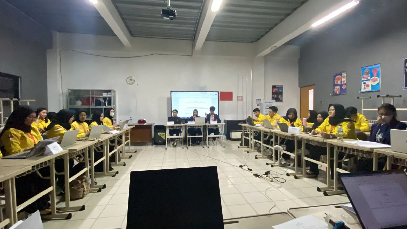 AD-ART BEM FKG IIK Bhakta